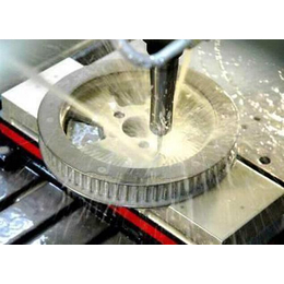 金屬切削加工服務中的關鍵角色 切削液、機床切削液與東迪潤滑油